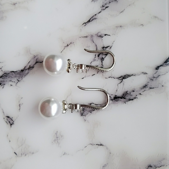 New Gorgeous Pearl Drop Earrings - Picture 5 of 6